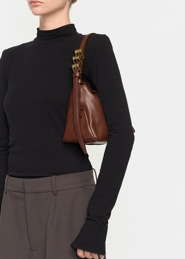 długość paska: 145cm
torebka: briosche mini
pasek: złożony na pół