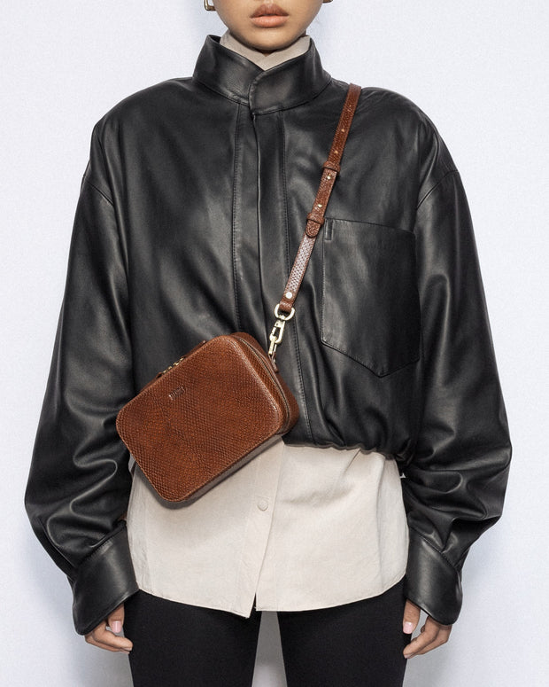 długość paska: 90-100 cm
torebka: mandel bag
wzrost modelki: 169 cm